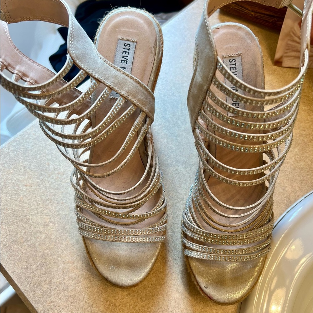 STEVE MADDEN GOLD WEDGE with RHINESTONES size 9.5